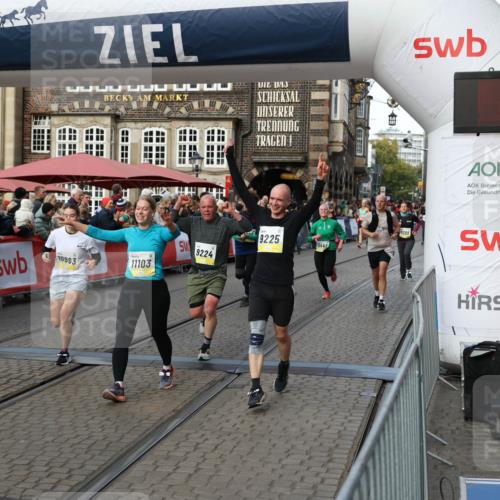05.10.2025 - 20. swb-Marathon Bremen Yannick Fuchs http://msf.ph/oto/9233039 05.10.2025 11:03:31 Ziel 7776, 9224, 9225, 9246, 9308, 10142, 10405, 10446, 10963, 10995, 11103, 11124, 11150, 11236, 11467, 11502, 11508, 11509 meine-sportfotos.de