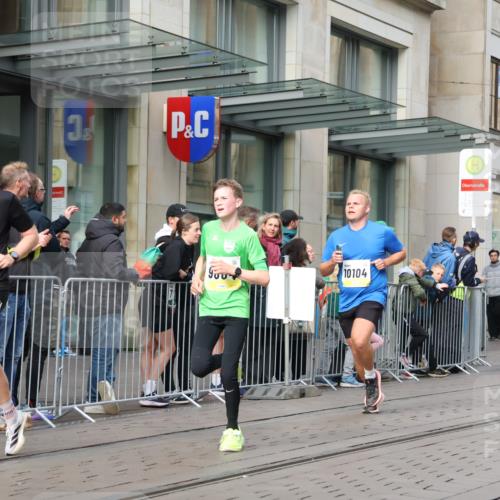 05.10.2025 - 20. swb-Marathon Bremen Strokosch-Dieckow http://msf.ph/oto/9233078 05.10.2025 10:41:43 Ziel 8187, 9364, 9504, 9849, 9884, 10104, 10155, 10691, 10838, 10880, 11217, 11422, 11581, 11710, 8187, 9364, 9504, 9849, 9884, 10104, 10155, 10691, 10838, 10880, 11217, 11422, 11581, 11710 meine-sportfotos.de