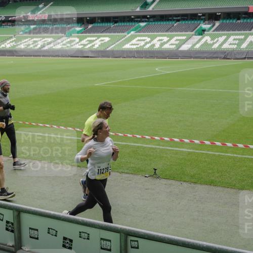 05.10.2025 - 20. swb-Marathon Bremen Michael Burmester http://msf.ph/oto/9233083 05.10.2025 10:31:15 Laufen im Stadion 7251, 9004, 9172, 9196, 9214, 9230, 9252, 9263, 9267, 9277, 9287, 9333, 9337, 9399, 9416, 9425, 9431, 9449, 9457, 9482, 9501, 9506, 9584, 9645, 9676, 9683, 9708, 9715, 9742, 9787, 9791, 9852, 9894, 9903, 9934, 9987, 10016, 10066, 10163, 10199, 10222, 10240, 10251, 10279, 10317, 10321, 10356, 10378, 10380, 10438, 10449, 10479, 10514, 10537, 10543, 10556, 10609, 10625, 10636, 10638, 10655, 10668, 10669, 10698, 10743, 7733, 9209, 9251, 9906 meine-sportfotos.de