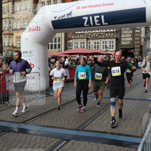 05.10.2025 - 20. swb-Marathon Bremen Yannick Fuchs http://msf.ph/oto/9233084 05.10.2025 11:03:32 Ziel 7776, 9224, 9225, 9246, 9308, 10142, 10405, 10446, 10963, 10995, 11103, 11124, 11150, 11236, 11467, 11502, 11508, 11509 meine-sportfotos.de