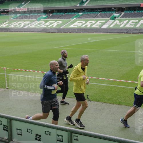 05.10.2025 - 20. swb-Marathon Bremen Michael Burmester http://msf.ph/oto/9233118 05.10.2025 10:31:16 Laufen im Stadion 7251, 9004, 9172, 9196, 9214, 9230, 9252, 9263, 9267, 9277, 9287, 9333, 9337, 9399, 9416, 9425, 9431, 9449, 9457, 9501, 9506, 9584, 9645, 9676, 9683, 9708, 9715, 9742, 9787, 9791, 9852, 9894, 9903, 9934, 9987, 10014, 10016, 10066, 10163, 10199, 10222, 10240, 10251, 10279, 10317, 10321, 10356, 10378, 10380, 10438, 10449, 10479, 10514, 10537, 10543, 10556, 10609, 10625, 10636, 10638, 10655, 10668, 10669, 10698, 10743, 7733, 9209, 9251, 9906 meine-sportfotos.de
