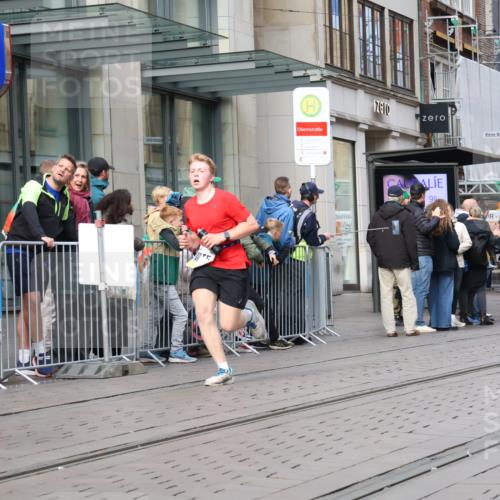 05.10.2025 - 20. swb-Marathon Bremen Strokosch-Dieckow http://msf.ph/oto/9233127 05.10.2025 10:41:45 Ziel 8187, 9364, 9504, 9849, 9884, 10104, 10155, 10691, 10838, 11217, 11422, 11581, 11710, 8187, 9364, 9504, 9849, 9884, 10104, 10155, 10691, 10838, 11217, 11422, 11581, 11710 meine-sportfotos.de