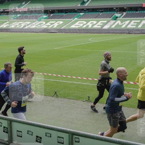 05.10.2025 - 20. swb-Marathon Bremen Michael Burmester http://msf.ph/oto/9233135 05.10.2025 10:31:16 Laufen im Stadion 7251, 9004, 9172, 9196, 9214, 9230, 9252, 9263, 9267, 9277, 9287, 9333, 9337, 9399, 9416, 9425, 9431, 9449, 9457, 9501, 9506, 9584, 9645, 9676, 9683, 9708, 9715, 9742, 9787, 9791, 9852, 9894, 9903, 9934, 9987, 10014, 10016, 10066, 10163, 10199, 10222, 10240, 10251, 10279, 10317, 10321, 10356, 10378, 10380, 10438, 10449, 10479, 10514, 10537, 10543, 10556, 10609, 10625, 10636, 10638, 10655, 10668, 10669, 10698, 10743, 7733, 9209, 9251, 9906 meine-sportfotos.de