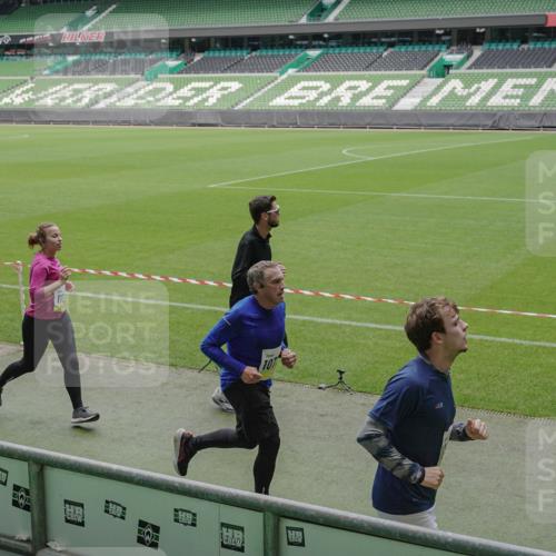 05.10.2025 - 20. swb-Marathon Bremen Michael Burmester http://msf.ph/oto/9233167 05.10.2025 10:31:17 Laufen im Stadion 7251, 9004, 9172, 9196, 9214, 9230, 9252, 9263, 9267, 9277, 9287, 9333, 9337, 9399, 9416, 9425, 9431, 9449, 9457, 9501, 9506, 9584, 9645, 9676, 9683, 9708, 9715, 9742, 9787, 9791, 9852, 9894, 9903, 9934, 10014, 10016, 10066, 10163, 10199, 10222, 10240, 10251, 10279, 10317, 10321, 10356, 10378, 10380, 10438, 10449, 10479, 10514, 10537, 10543, 10556, 10609, 10625, 10636, 10638, 10655, 10668, 10669, 10698, 10743, 7733, 9209, 9251, 9906 meine-sportfotos.de