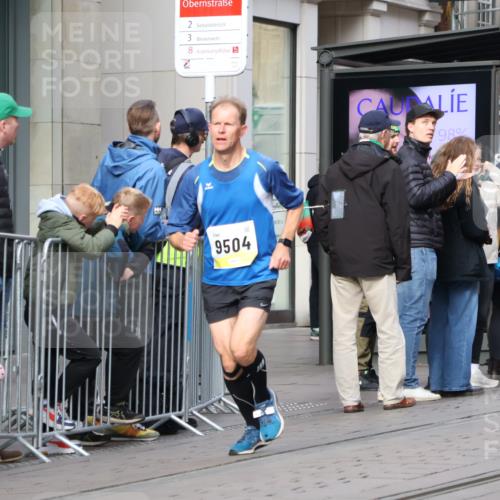 05.10.2025 - 20. swb-Marathon Bremen Strokosch-Dieckow http://msf.ph/oto/9233189 05.10.2025 10:41:48 Ziel 8187, 9364, 9504, 9700, 9849, 10104, 10155, 10691, 10838, 11217, 11422, 8187, 9364, 9504, 9700, 9849, 10104, 10155, 10691, 10838, 11217, 11422 meine-sportfotos.de