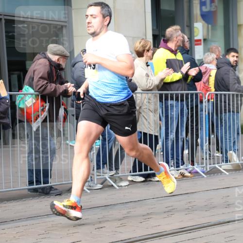 05.10.2025 - 20. swb-Marathon Bremen Strokosch-Dieckow http://msf.ph/oto/9233225 05.10.2025 10:41:52 Ziel 8187, 9364, 9504, 9700, 9775, 9849, 10375, 10838, 11217, 11230, 11422, 8187, 9364, 9504, 9700, 9775, 9849, 10375, 10838, 11217, 11230, 11422 meine-sportfotos.de