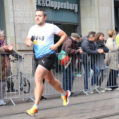 05.10.2025 - 20. swb-Marathon Bremen Strokosch-Dieckow http://msf.ph/oto/9233238 05.10.2025 10:41:52 Ziel 8187, 9364, 9504, 9700, 9775, 9849, 10375, 10838, 11217, 11230, 11422, 8187, 9364, 9504, 9700, 9775, 9849, 10375, 10838, 11217, 11230, 11422 meine-sportfotos.de