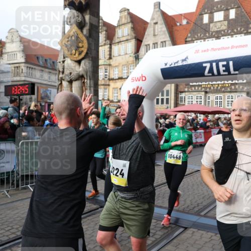 05.10.2025 - 20. swb-Marathon Bremen Yannick Fuchs http://msf.ph/oto/9233240 05.10.2025 11:03:34 Ziel 7776, 9224, 9225, 9308, 9498, 9850, 10446, 10963, 10995, 11103, 11124, 11150, 11236, 11467, 11502 meine-sportfotos.de