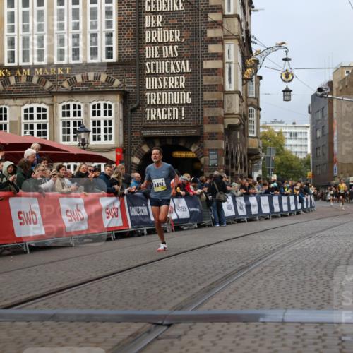 05.10.2025 - 20. swb-Marathon Bremen Yannick Fuchs http://msf.ph/oto/9233360 05.10.2025 10:34:28 Ziel 9851 meine-sportfotos.de