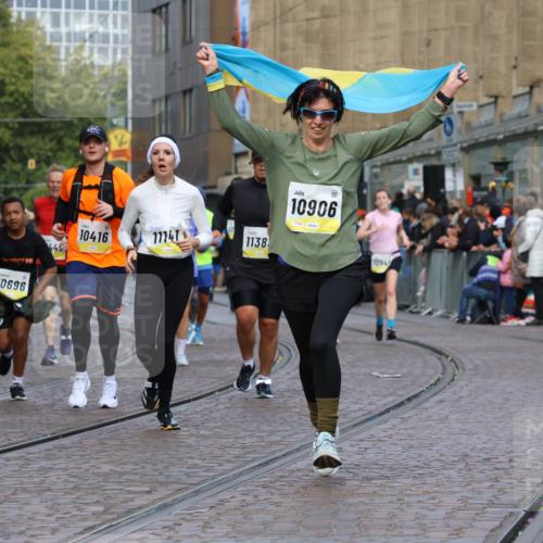 05.10.2025 - 20. swb-Marathon Bremen Strokosch-Dieckow http://msf.ph/oto/9233413 05.10.2025 10:53:44 Ziel 9494, 9934, 10020, 10416, 10696, 10906, 10966, 11141, 11383, 11445 meine-sportfotos.de