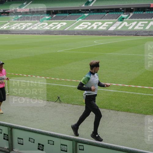 05.10.2025 - 20. swb-Marathon Bremen Michael Burmester http://msf.ph/oto/9233420 05.10.2025 10:31:24 Laufen im Stadion 7251, 9004, 9172, 9196, 9214, 9252, 9256, 9263, 9267, 9277, 9287, 9333, 9337, 9399, 9416, 9425, 9431, 9449, 9457, 9506, 9581, 9584, 9645, 9676, 9683, 9708, 9715, 9742, 9787, 9791, 9852, 9894, 9903, 9934, 10014, 10016, 10020, 10029, 10066, 10163, 10199, 10222, 10226, 10240, 10251, 10279, 10310, 10317, 10321, 10335, 10356, 10380, 10438, 10449, 10479, 10514, 10537, 10543, 10556, 10609, 10636, 10638, 10655, 10668, 10669, 10698, 10719, 10743, 7733, 9209, 9230, 9251 meine-sportfotos.de