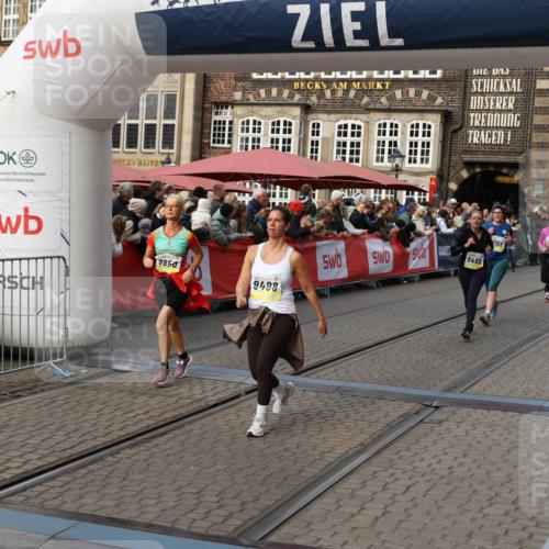 05.10.2025 - 20. swb-Marathon Bremen Yannick Fuchs http://msf.ph/oto/9233430 05.10.2025 11:03:38 Ziel 7199, 7776, 9224, 9308, 9486, 9498, 9850, 10446, 10995, 11150, 11236, 11522 meine-sportfotos.de