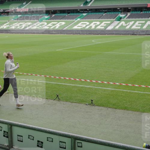 05.10.2025 - 20. swb-Marathon Bremen Michael Burmester http://msf.ph/oto/9233449 05.10.2025 10:31:26 Laufen im Stadion 7251, 9004, 9172, 9196, 9252, 9256, 9263, 9267, 9277, 9287, 9337, 9399, 9416, 9425, 9431, 9449, 9457, 9506, 9581, 9584, 9645, 9676, 9683, 9708, 9715, 9742, 9791, 9852, 9903, 9934, 10014, 10016, 10020, 10029, 10163, 10199, 10206, 10222, 10226, 10240, 10251, 10279, 10296, 10310, 10317, 10321, 10335, 10356, 10438, 10449, 10479, 10514, 10537, 10543, 10609, 10636, 10638, 10655, 10668, 10669, 10698, 10719, 10743, 7733, 9214, 9230, 9251 meine-sportfotos.de