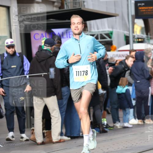 05.10.2025 - 20. swb-Marathon Bremen Strokosch-Dieckow http://msf.ph/oto/9233649 05.10.2025 10:42:27 Ziel 9524, 10045, 10592, 10624, 11178, 11640, 9524, 10045, 10592, 10624, 11178, 11640 meine-sportfotos.de