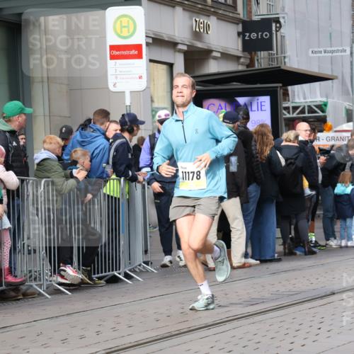 05.10.2025 - 20. swb-Marathon Bremen Strokosch-Dieckow http://msf.ph/oto/9233657 05.10.2025 10:42:28 Ziel 9524, 10045, 10592, 10624, 11178, 11640, 9524, 10045, 10592, 10624, 11178, 11640 meine-sportfotos.de