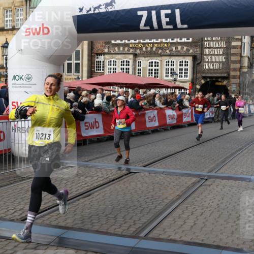 05.10.2025 - 20. swb-Marathon Bremen Yannick Fuchs http://msf.ph/oto/9233817 05.10.2025 11:03:45 Ziel 7199, 9486, 9940, 10213, 10297, 10478, 10711, 10713, 11522 meine-sportfotos.de