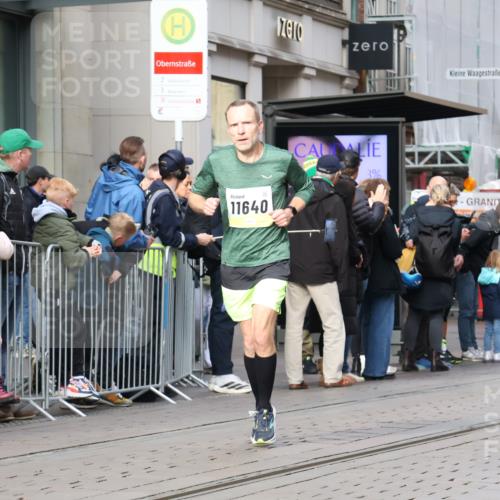 05.10.2025 - 20. swb-Marathon Bremen Strokosch-Dieckow http://msf.ph/oto/9233826 05.10.2025 10:42:34 Ziel 9302, 9524, 9558, 10045, 10624, 10961, 11476, 11640, 9302, 9524, 9558, 10045, 10624, 10961, 11476, 11640 meine-sportfotos.de