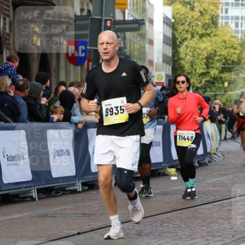 05.10.2025 - 20. swb-Marathon Bremen Strokosch-Dieckow http://msf.ph/oto/9233898 05.10.2025 10:54:11 Ziel 9402, 9574, 9900, 9935, 10234, 10402, 10533, 11151, 11203, 11347, 11449 meine-sportfotos.de