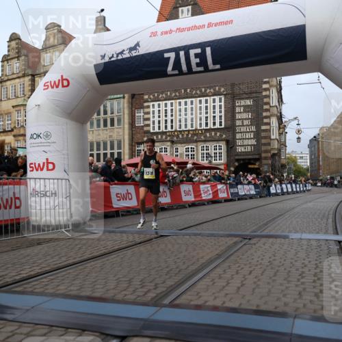05.10.2025 - 20. swb-Marathon Bremen Yannick Fuchs http://msf.ph/oto/9233987 05.10.2025 10:34:44 Ziel 9319, 10718 meine-sportfotos.de
