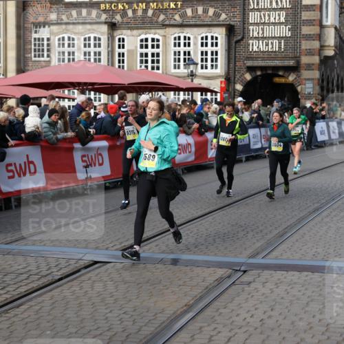 05.10.2025 - 20. swb-Marathon Bremen Yannick Fuchs http://msf.ph/oto/9234005 05.10.2025 11:03:50 Ziel 9315, 9940, 10213, 10297, 10478, 10603, 10604, 10711, 10713, 11589 meine-sportfotos.de