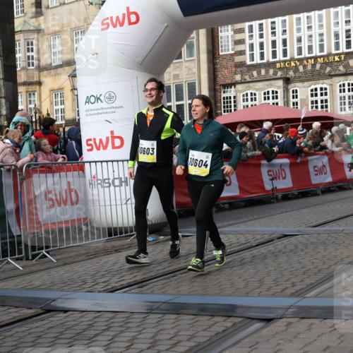 05.10.2025 - 20. swb-Marathon Bremen Yannick Fuchs http://msf.ph/oto/9234045 05.10.2025 11:03:53 Ziel 9315, 10238, 10297, 10478, 10603, 10604, 10711, 10713, 11306, 11589 meine-sportfotos.de