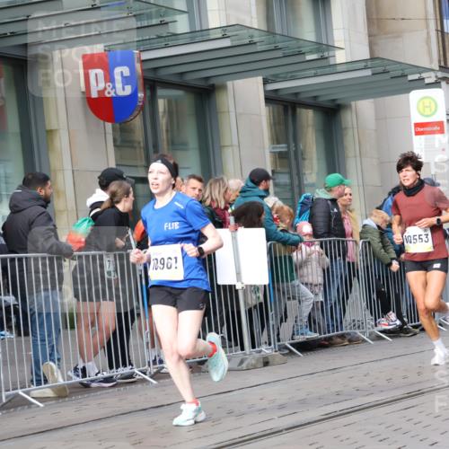 05.10.2025 - 20. swb-Marathon Bremen Strokosch-Dieckow http://msf.ph/oto/9234064 05.10.2025 10:42:53 Ziel 9006, 9302, 9558, 9967, 10474, 10541, 10553, 10961, 10979, 11304, 11476, 9006, 9302, 9558, 9967, 10474, 10541, 10553, 10961, 10979, 11304, 11476 meine-sportfotos.de