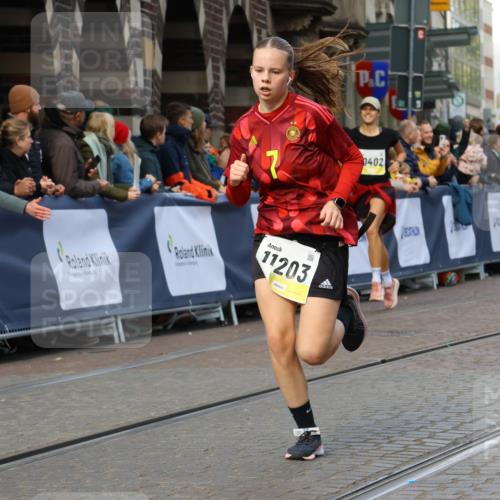 05.10.2025 - 20. swb-Marathon Bremen Strokosch-Dieckow http://msf.ph/oto/9234136 05.10.2025 10:54:16 Ziel 9407, 9574, 9900, 10234, 10402, 10533, 10915, 11040, 11203, 11449 meine-sportfotos.de