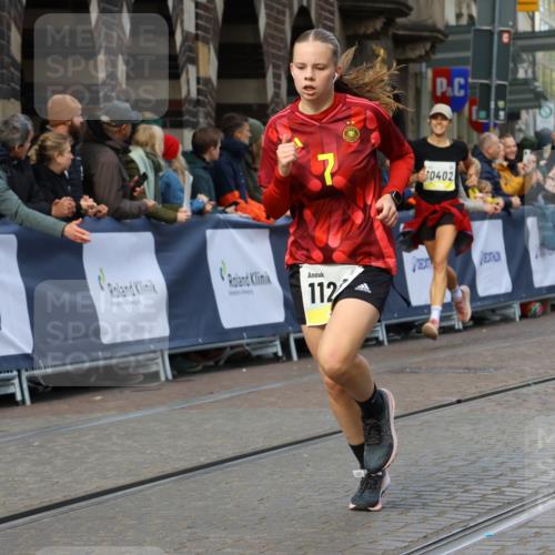 05.10.2025 - 20. swb-Marathon Bremen Strokosch-Dieckow http://msf.ph/oto/9234156 05.10.2025 10:54:16 Ziel 9407, 9574, 9900, 10234, 10402, 10533, 10915, 11040, 11203, 11449 meine-sportfotos.de