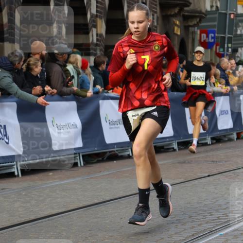 05.10.2025 - 20. swb-Marathon Bremen Strokosch-Dieckow http://msf.ph/oto/9234173 05.10.2025 10:54:16 Ziel 9407, 9574, 9900, 10234, 10402, 10533, 10915, 11040, 11203, 11449 meine-sportfotos.de