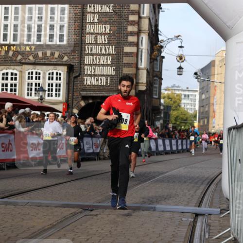 05.10.2025 - 20. swb-Marathon Bremen Yannick Fuchs http://msf.ph/oto/9234255 05.10.2025 11:04:06 Ziel 7788, 9241, 9379, 9398, 9571, 10106, 10205, 10265, 10271, 10551, 11183, 11272, 11609 meine-sportfotos.de