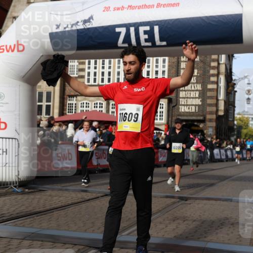 05.10.2025 - 20. swb-Marathon Bremen Yannick Fuchs http://msf.ph/oto/9234370 05.10.2025 11:04:09 Ziel 7123, 9398, 10205, 10265, 10271, 10551, 11183, 11609 meine-sportfotos.de