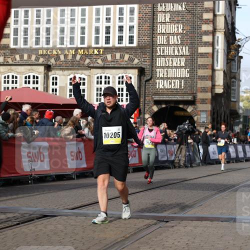 05.10.2025 - 20. swb-Marathon Bremen Yannick Fuchs http://msf.ph/oto/9234383 05.10.2025 11:04:10 Ziel 7123, 9275, 9398, 10205, 10265, 10271, 10551, 11183, 11609, 11611 meine-sportfotos.de
