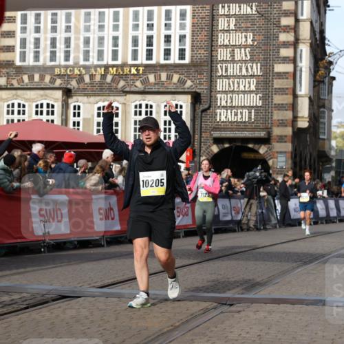 05.10.2025 - 20. swb-Marathon Bremen Yannick Fuchs http://msf.ph/oto/9234389 05.10.2025 11:04:10 Ziel 7123, 9275, 9398, 10205, 10265, 10271, 10551, 11183, 11609, 11611 meine-sportfotos.de