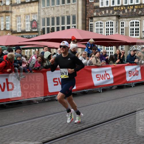 05.10.2025 - 20. swb-Marathon Bremen Yannick Fuchs http://msf.ph/oto/9234390 05.10.2025 10:35:14 Ziel 10476 meine-sportfotos.de