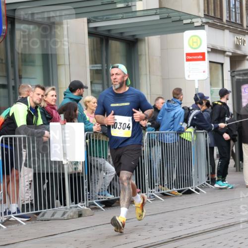 05.10.2025 - 20. swb-Marathon Bremen Strokosch-Dieckow http://msf.ph/oto/9234397 05.10.2025 10:43:22 Ziel 9170, 9270, 9545, 10304, 10559, 9170, 9270, 9545, 10304, 10559 meine-sportfotos.de