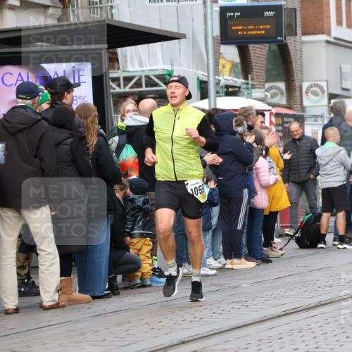05.10.2025 - 20. swb-Marathon Bremen Strokosch-Dieckow http://msf.ph/oto/9234455 05.10.2025 10:43:29 Ziel 9170, 9270, 9865, 10559, 11256, 11683, 9170, 9270, 9865, 10559, 11256, 11683 meine-sportfotos.de