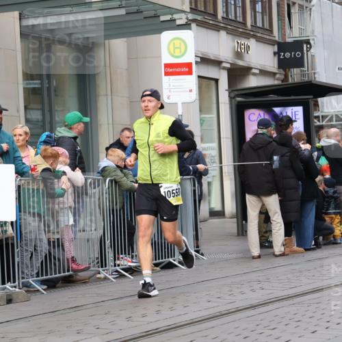 05.10.2025 - 20. swb-Marathon Bremen Strokosch-Dieckow http://msf.ph/oto/9234482 05.10.2025 10:43:31 Ziel 9170, 9270, 9865, 10559, 10652, 10780, 11256, 11683, 9170, 9270, 9865, 10559, 10652, 10780, 11256, 11683 meine-sportfotos.de