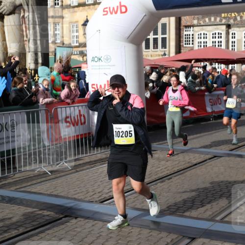 05.10.2025 - 20. swb-Marathon Bremen Yannick Fuchs http://msf.ph/oto/9234490 05.10.2025 11:04:13 Ziel 7123, 7789, 9275, 9398, 10205, 10551, 11183, 11609, 11611 meine-sportfotos.de
