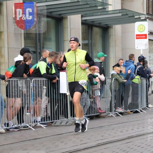 05.10.2025 - 20. swb-Marathon Bremen Strokosch-Dieckow http://msf.ph/oto/9234501 05.10.2025 10:43:32 Ziel 9170, 9270, 9865, 10559, 10652, 10780, 11256, 11316, 11503, 11683, 9170, 9270, 9865, 10559, 10652, 10780, 11256, 11316, 11503, 11683 meine-sportfotos.de