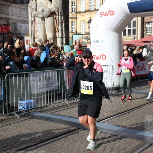 05.10.2025 - 20. swb-Marathon Bremen Yannick Fuchs http://msf.ph/oto/9234527 05.10.2025 11:04:13 Ziel 7123, 7789, 9275, 9398, 10205, 10551, 11183, 11609, 11611 meine-sportfotos.de