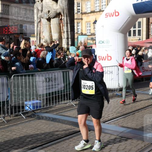 05.10.2025 - 20. swb-Marathon Bremen Yannick Fuchs http://msf.ph/oto/9234546 05.10.2025 11:04:14 Ziel 7123, 7789, 9275, 9398, 10205, 10551, 10853, 11102, 11611 meine-sportfotos.de