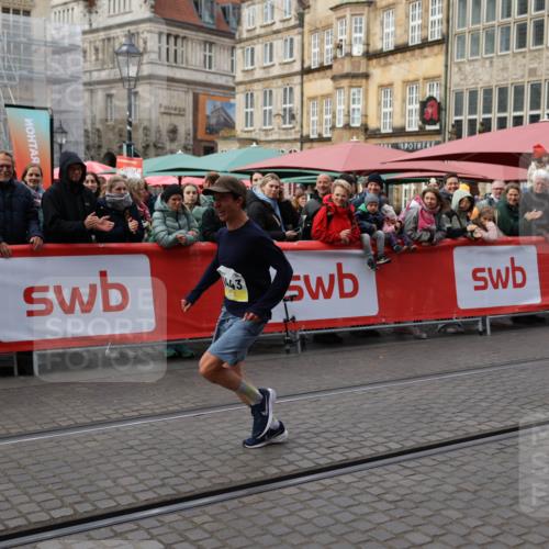 05.10.2025 - 20. swb-Marathon Bremen Yannick Fuchs http://msf.ph/oto/9234580 05.10.2025 10:35:18 Ziel 10476, 11443 meine-sportfotos.de