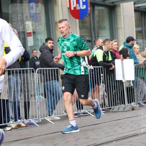 05.10.2025 - 20. swb-Marathon Bremen Strokosch-Dieckow http://msf.ph/oto/9234666 05.10.2025 10:43:43 Ziel 9170, 9614, 9865, 9919, 10044, 10348, 10351, 10649, 10652, 10780, 11256, 11316, 11503, 11645, 11648, 11683, 9170, 9614, 9865, 9919, 10044, 10348, 10351, 10649, 10652, 10780, 11256, 11316, 11503, 11645, 11648, 11683 meine-sportfotos.de