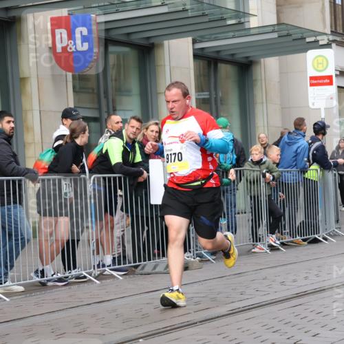 05.10.2025 - 20. swb-Marathon Bremen Strokosch-Dieckow http://msf.ph/oto/9234701 05.10.2025 10:43:44 Ziel 9170, 9614, 9865, 9919, 10044, 10348, 10351, 10649, 10652, 10780, 10816, 11256, 11316, 11503, 11645, 11648, 11683, 9170, 9614, 9865, 9919, 10044, 10348, 10351, 10649, 10652, 10780, 10816, 11256, 11316, 11503, 11645, 11648, 11683 meine-sportfotos.de