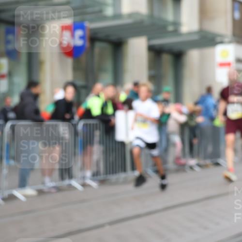 05.10.2025 - 20. swb-Marathon Bremen Strokosch-Dieckow http://msf.ph/oto/9234882 05.10.2025 10:43:52 Ziel 9614, 9919, 10044, 10348, 10351, 10649, 10652, 10666, 10780, 10816, 11316, 11503, 11645, 11648, 11659, 9614, 9919, 10044, 10348, 10351, 10649, 10652, 10666, 10780, 10816, 11316, 11503, 11645, 11648, 11659 meine-sportfotos.de