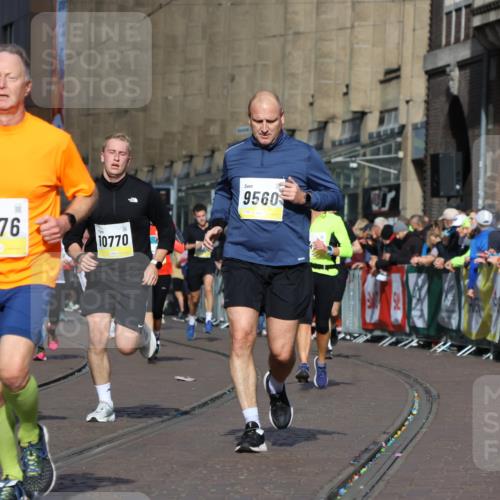 05.10.2025 - 20. swb-Marathon Bremen Strokosch-Dieckow http://msf.ph/oto/9235087 05.10.2025 10:54:48 Ziel 8326, 9282, 9295, 9436, 9560, 9591, 9754, 9776, 10024, 10232, 10233, 10487, 10609, 10770, 11163, 11276, 11373 meine-sportfotos.de