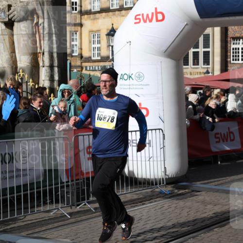 05.10.2025 - 20. swb-Marathon Bremen Yannick Fuchs http://msf.ph/oto/9235111 05.10.2025 11:04:22 Ziel 7789, 9448, 10098, 10853, 11001, 11077, 11102, 11685 meine-sportfotos.de