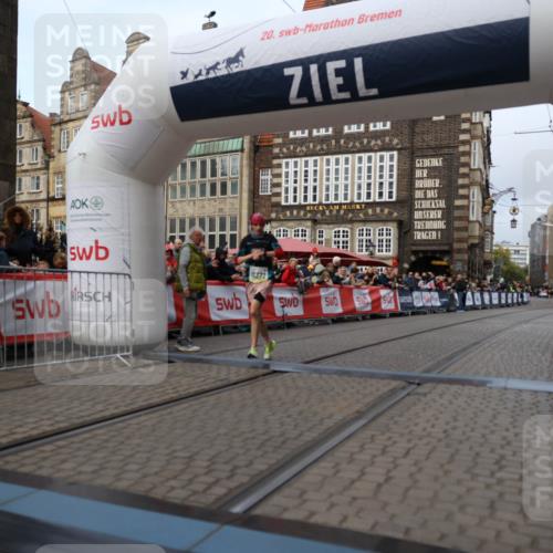 05.10.2025 - 20. swb-Marathon Bremen Yannick Fuchs http://msf.ph/oto/9235133 05.10.2025 10:36:01 Ziel 10372 meine-sportfotos.de