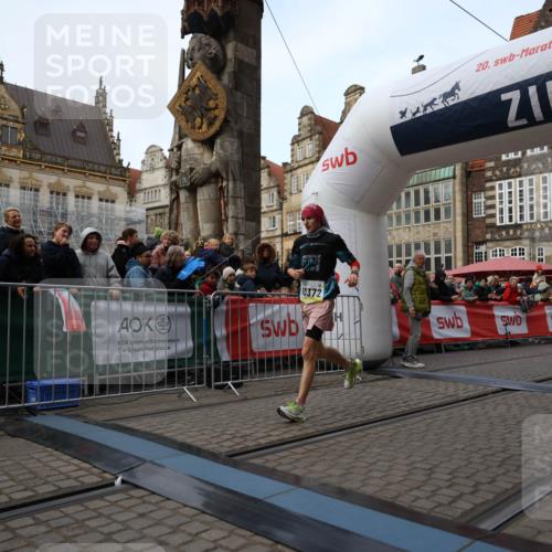 05.10.2025 - 20. swb-Marathon Bremen Yannick Fuchs http://msf.ph/oto/9235162 05.10.2025 10:36:02 Ziel 10372 meine-sportfotos.de