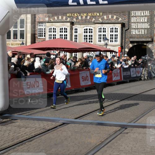 05.10.2025 - 20. swb-Marathon Bremen Yannick Fuchs http://msf.ph/oto/9235193 05.10.2025 11:04:34 Ziel 9684, 10439, 10483, 10678, 11044, 11200 meine-sportfotos.de